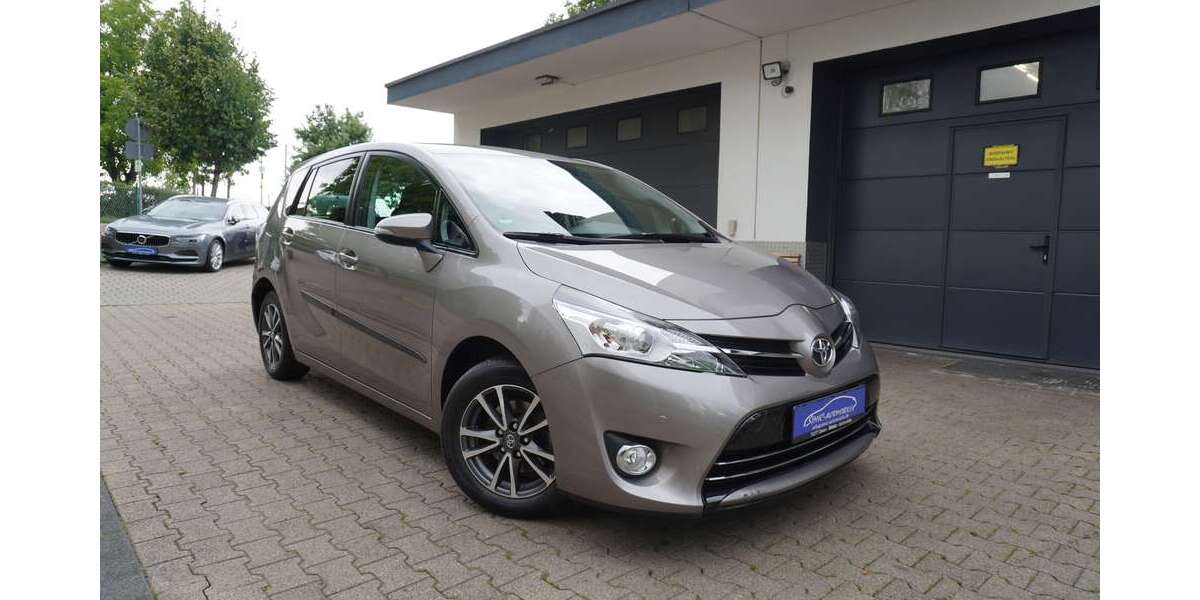 Toyota Verso 82.000 km 4.999 &euro; Owen 73277