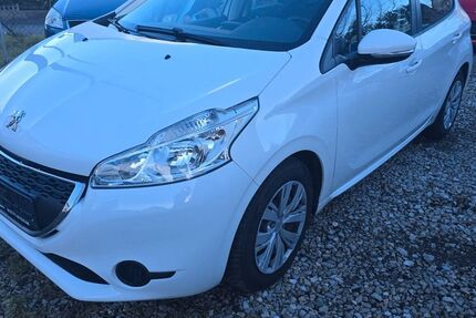Peugeot 208 103.155 km 4.799 &euro; Fürth 90765