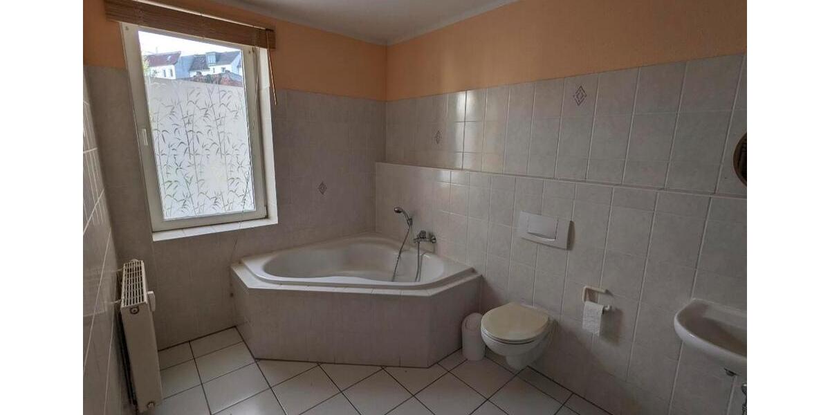 Mehrfamilienhaus, Wohnhaus Weißenfels - 8 Zimmer, 230 m&sup2;, 211.000&euro; | Angebot:26971203