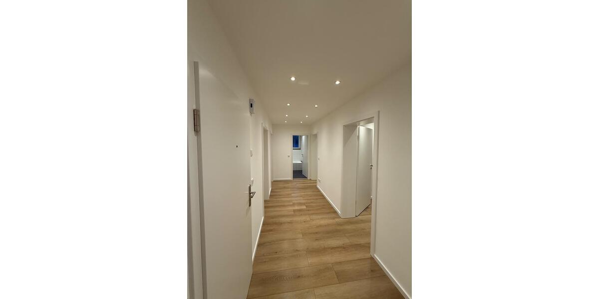 Etagenwohnung Moers Rheinkamp - 3.5 Zimmer, 79 m&sup2;, 1.550&euro; | Angebot:27619547