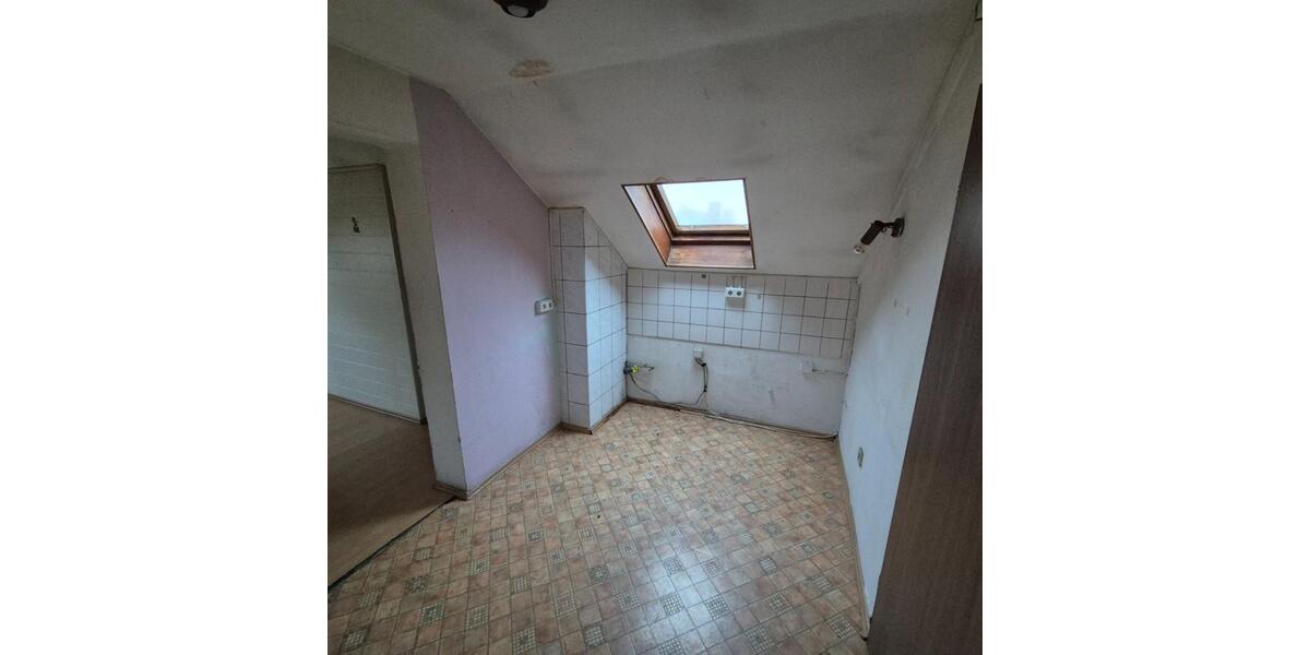 Dachgeschoßwohnung Ludwigshafen am Rhein Ludwigshafen-Oggersheim - 1 Zimmer, 29 m&sup2;, 270&euro; | Angebot:24750479