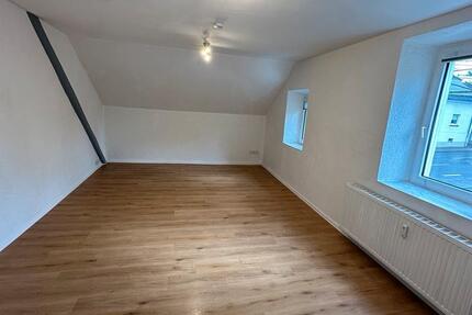 Renovierte 3,5 Dachgeschosswohnung in Riegelsberg 3.5 zimmer