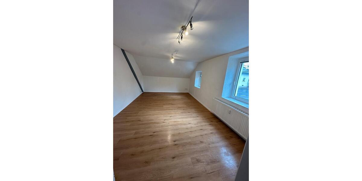 Renovierte 3,5 Dachgeschosswohnung in Riegelsberg 3.5 zimmer