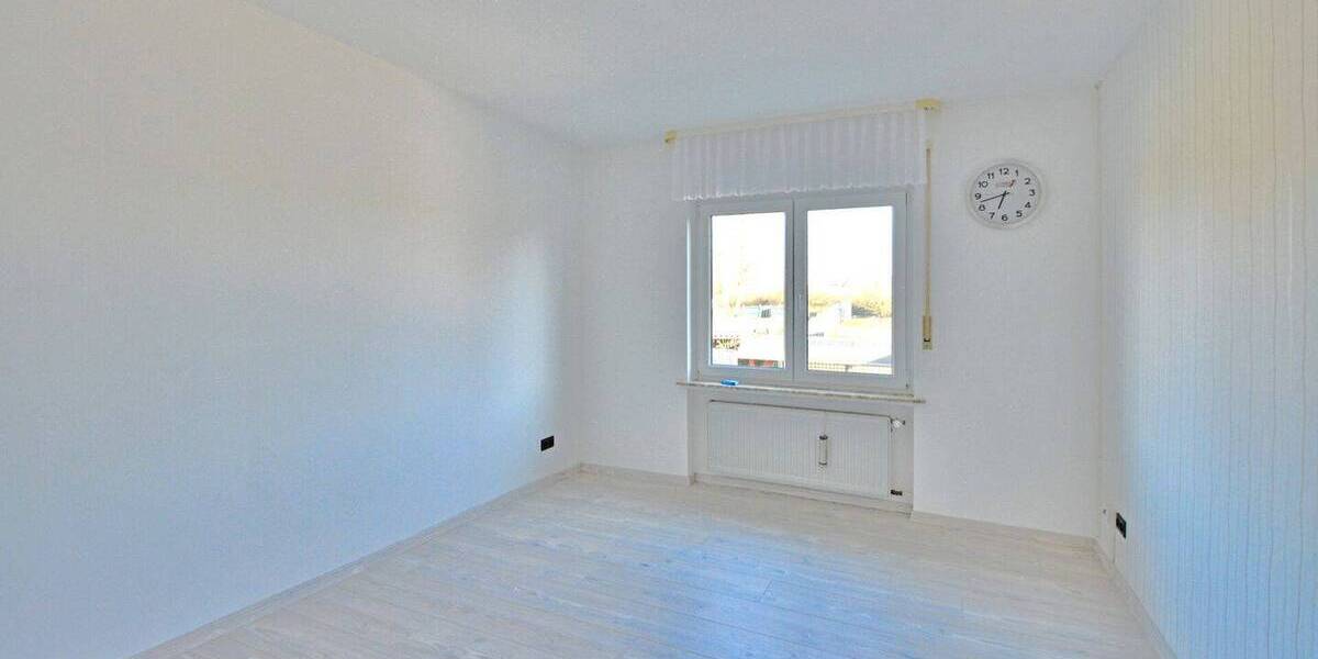 Mehrfamilienhaus, Wohnhaus Hofgeismar / Hombressen Hombressen - 9 Zimmer, 245 m&sup2;, 300.000&euro; | Angebot:26851776