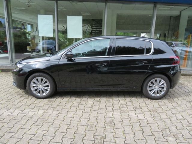 Peugeot 308 64.700 km 17.890 € Oppenau 77728