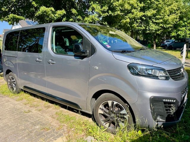 Zafira Life