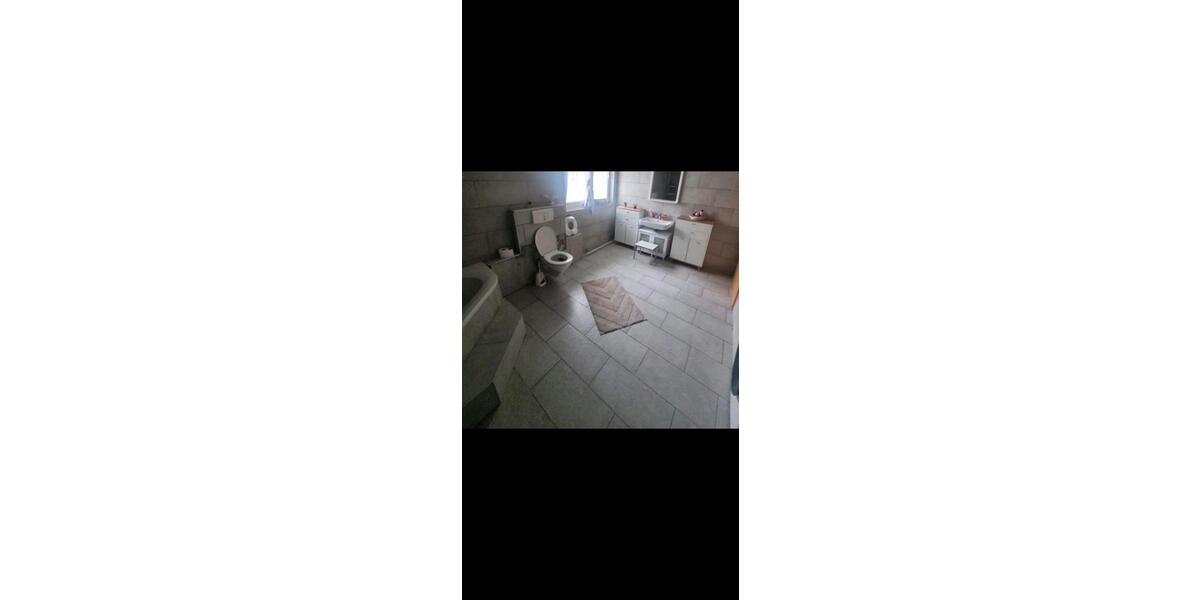 Einfamilienhaus Burladingen - 8 Zimmer, 235 m&sup2;, 305.000&euro; | Angebot:26870748