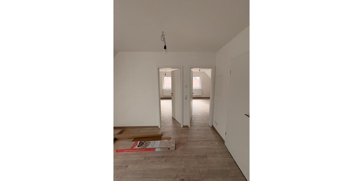 Dachgeschoßwohnung Laatzen - 3 Zimmer, 69 m&sup2;, 1.000&euro; | Angebot:25636314