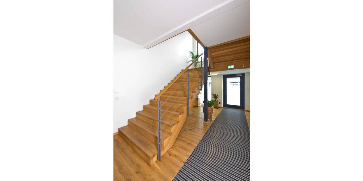 Gewerbeobjekt Neustadt a.d.Waldnaab Neustadt - 8 Zimmer, 542 m&sup2;, 6.233&euro; | Angebot:26851319