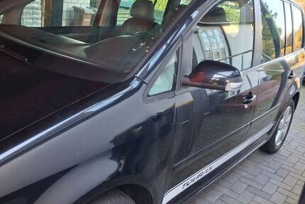VW Touran 212.084 km 3.500 &euro; Meckenheim 53340