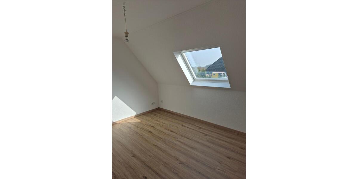 Dachgeschoßwohnung Saterland - 3 Zimmer, 70 m&sup2;, 650&euro; | Angebot:25397271