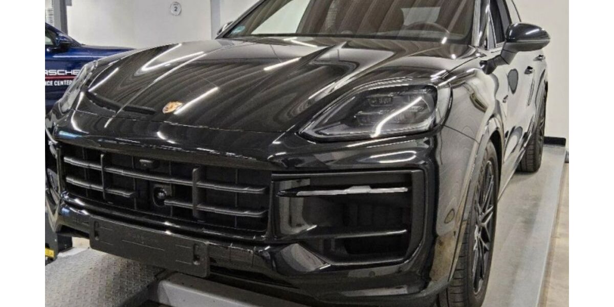Porsche Cayenne 49.500 km 95.999 &euro; Stuttgart 70499
