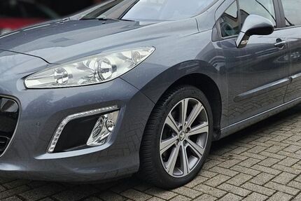 Peugeot 308 64.000 km 10.300 € Köln 51149