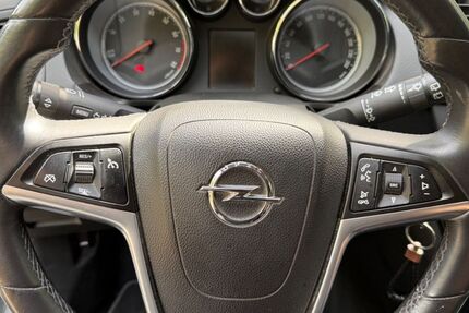 Opel Insignia 94.500 km 6.300 &euro; Wolfen 06766