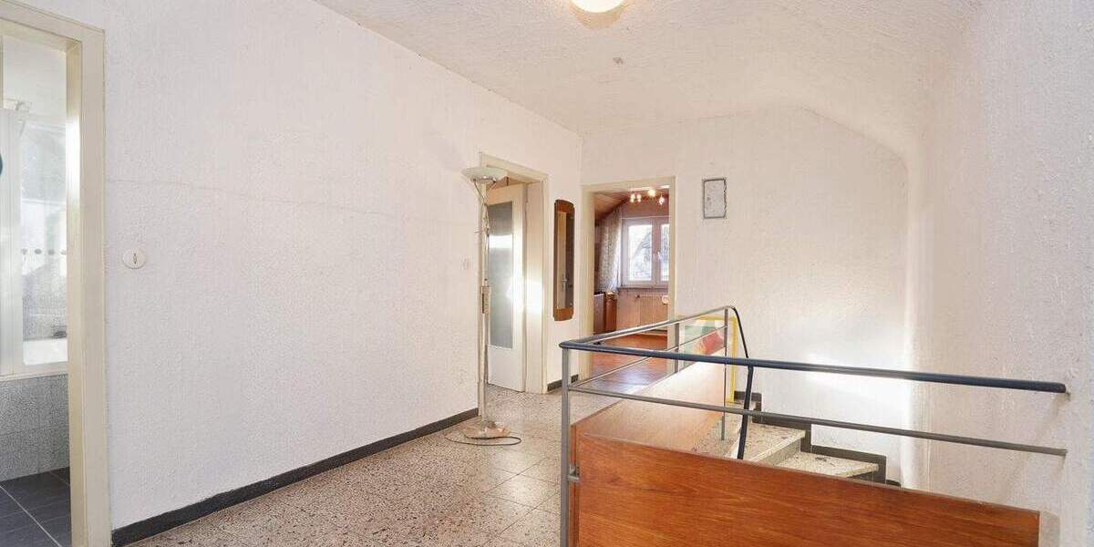 Einfamilienhaus Bretten - 7 Zimmer, 220 m&sup2;, 685.000&euro; | Angebot:24712191