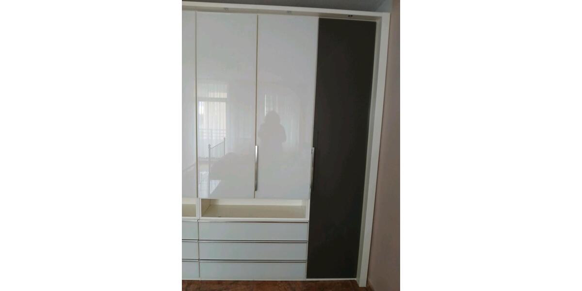 Etagenwohnung Neuss - 4 Zimmer, 108 m&sup2;, 285.000&euro; | Angebot:24874250