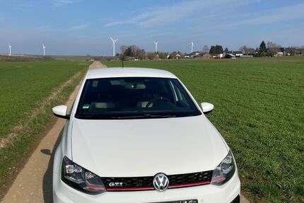 VW Polo 125.000 km 14.200 &euro; Buch 56290