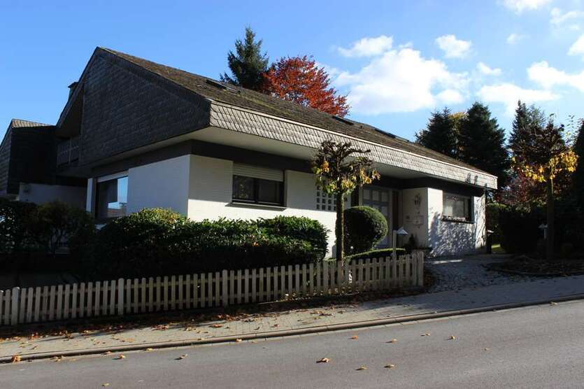 Haus zum Kaufen in Schmallenberg 425.000 € 280.06 m²