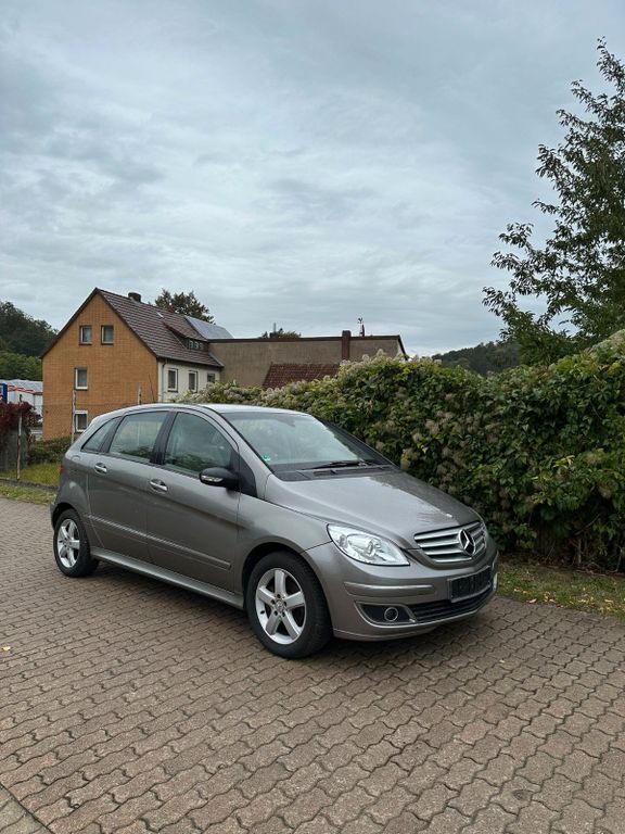Mercedes-Benz B 200 271.154 km 4.200 € Duingen 31089