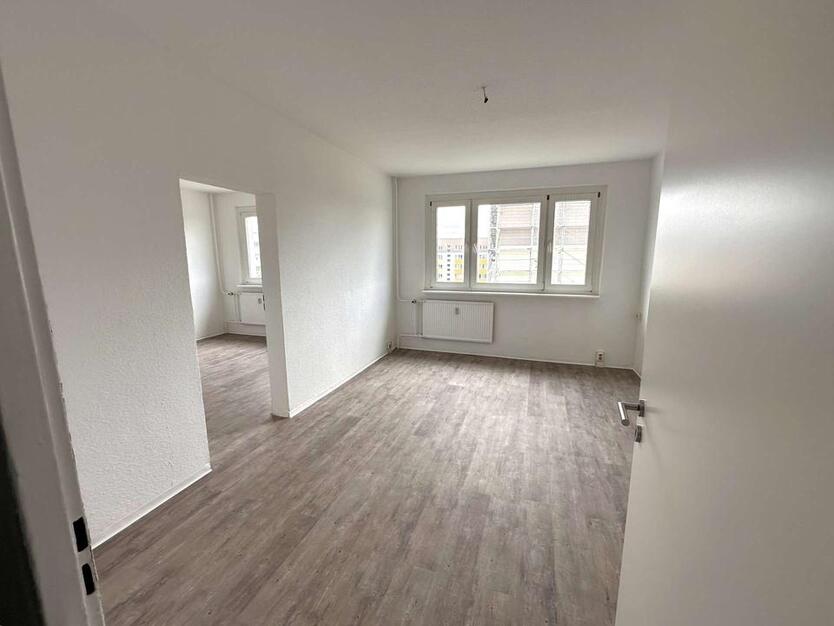 +++Neu saniert mit hellem WohnZimmer+++