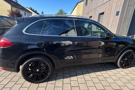 Porsche Cayenne 137.200 km 31.450 &euro; München 80037