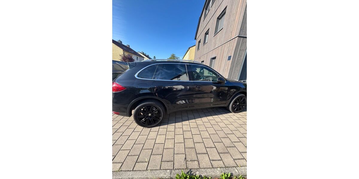Porsche Cayenne 137.200 km 31.450 &euro; München 80037