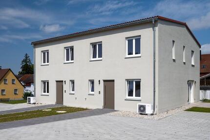 Haus Aufhausen - 4 Zimmer, 135 m&sup2;, 1.350&euro; | Angebot:25229016