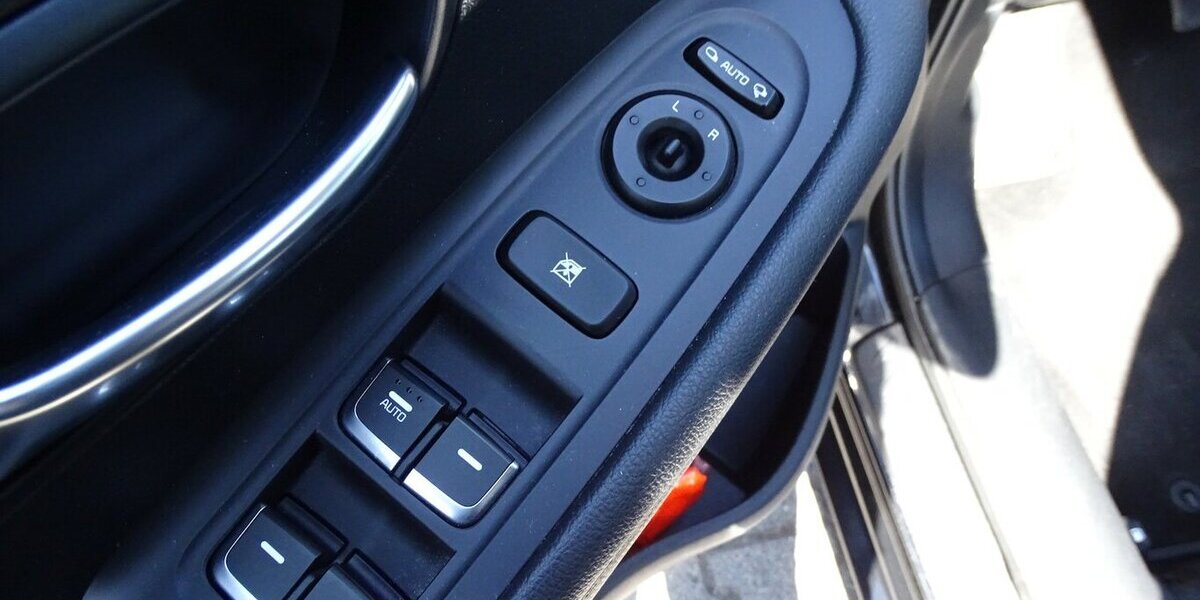 Kia Carens 1,6l Edition 7, Klima, 7-Sitzer, Sitzheizun 46.244 km 13.990 &euro; Rodgau 63110