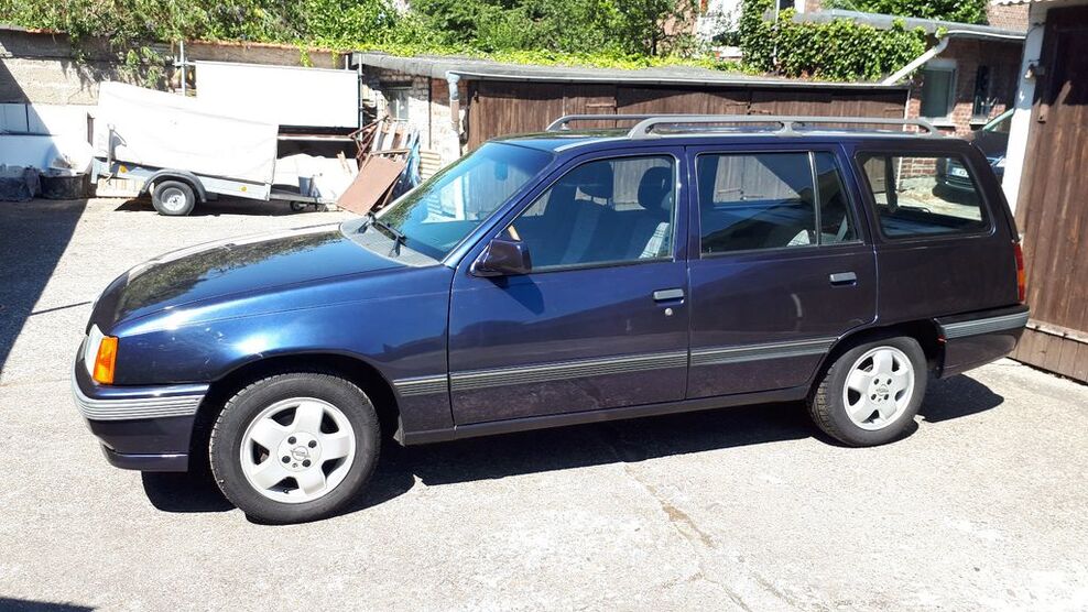 Opel Kadett 224.245 km 2.999 € Neuss 41462