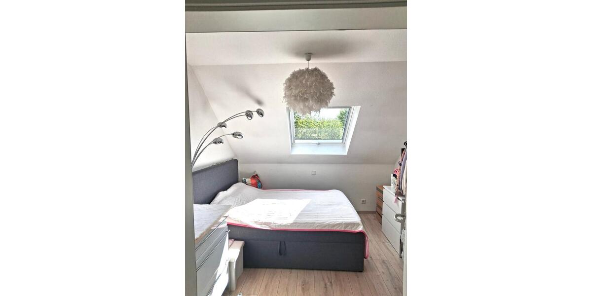 Dachgeschoßwohnung Hennef (Sieg) - 2 Zimmer, 50 m&sup2;, 740&euro; | Angebot:26258513