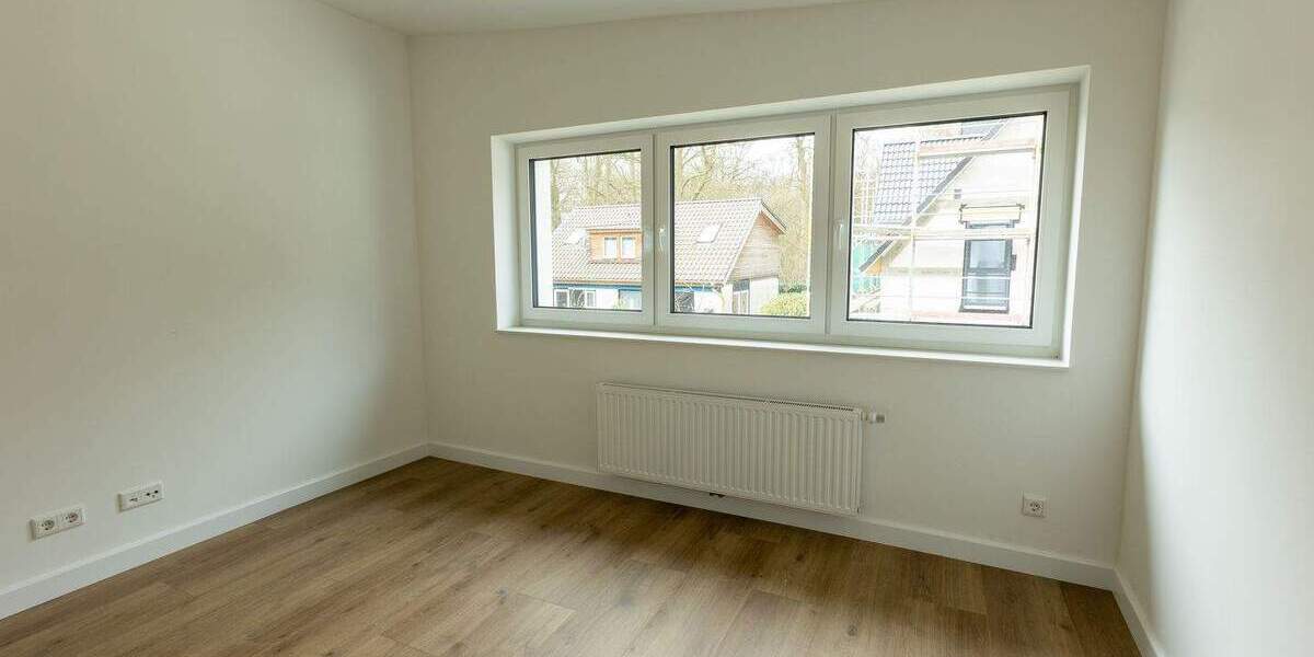 Helle Doppelhaushälfte in Hamburg-Rissen – Erstbezug nach Sanierung mit Garten & Terrasse 4 zimmer