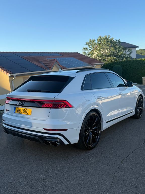 SQ8