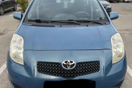 Toyota Yaris 178.292 km 3.299 &euro; hamburg 20539