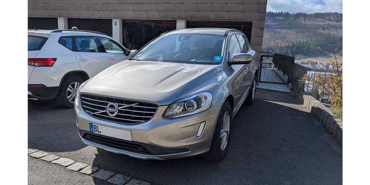 Volvo XC60 89.000 km 22.000 &euro; Albstadt 72458