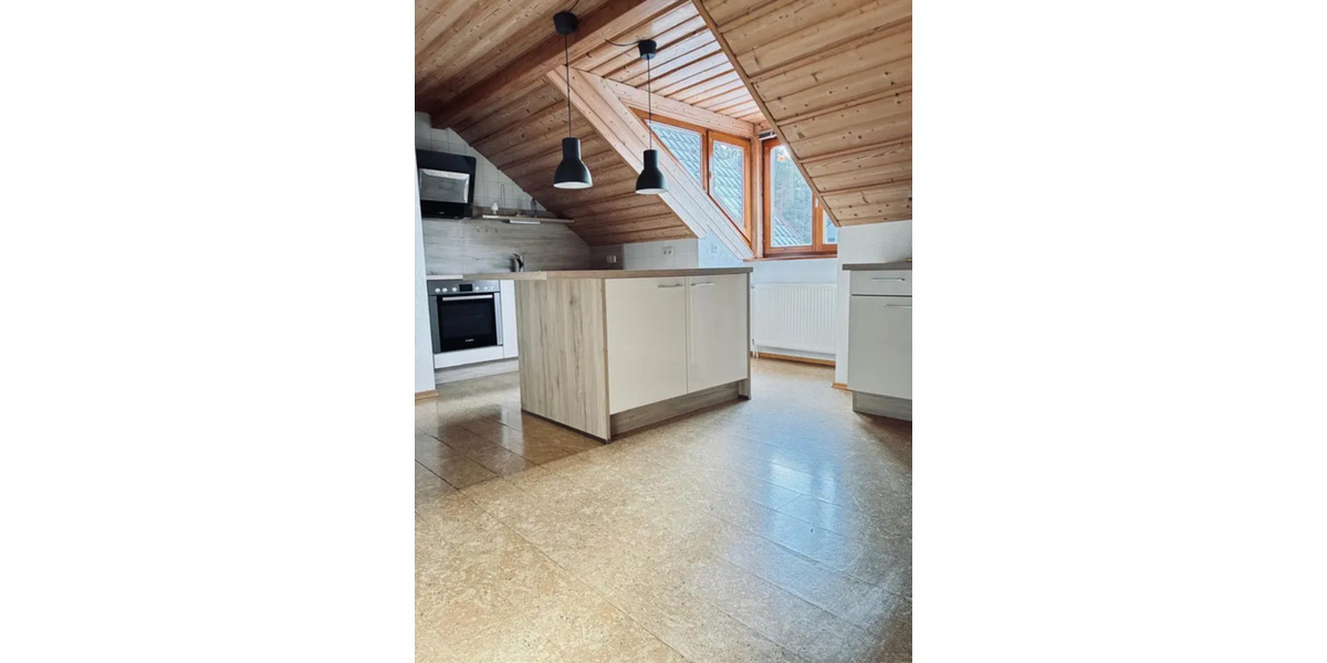 Dachgeschoßwohnung Regensburg Galgenberg - 3 Zimmer, 85 m&sup2;, 750&euro; | Angebot:25293580