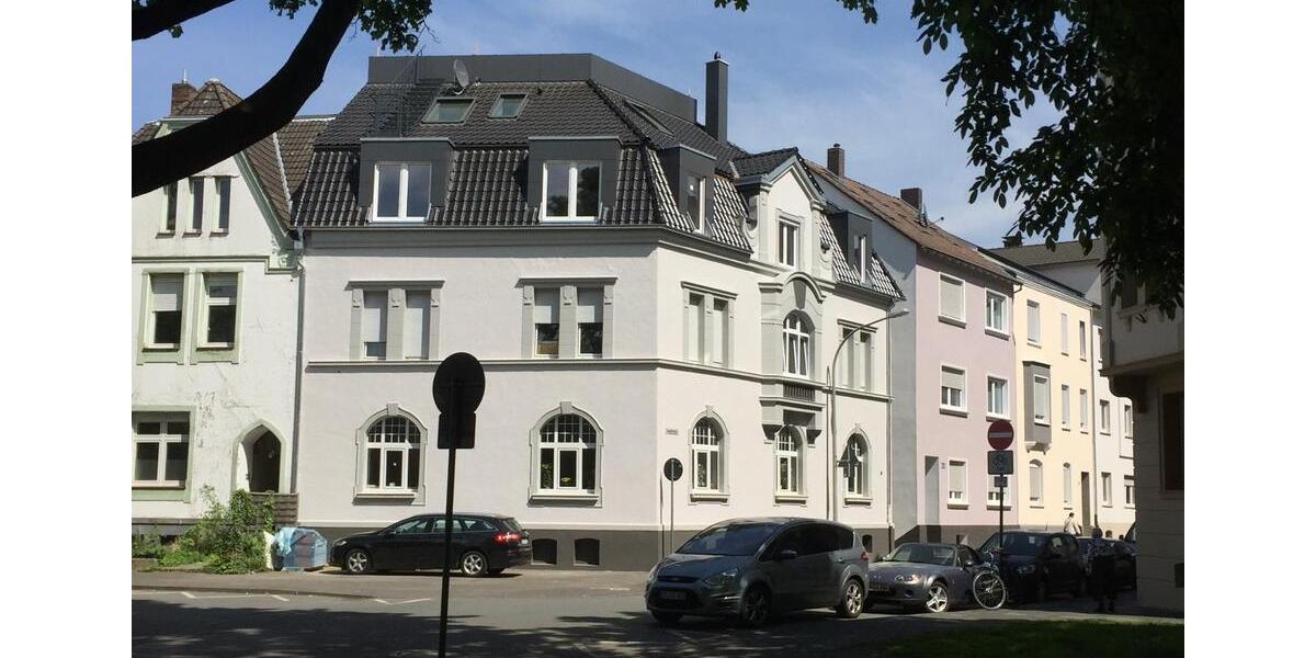 Zentrale Altbauwohnung 4 Zimmer 4 zimmer