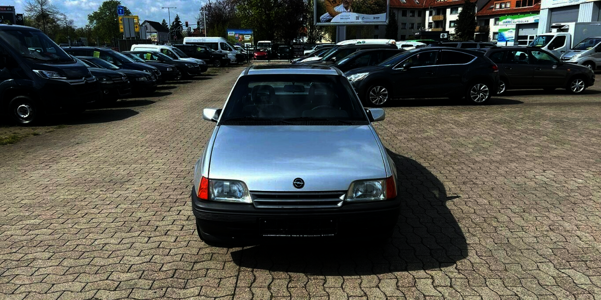 Opel Kadett E Beauty Lim. SEDAN GSD AUTOM- SERVO 74.000 km 6.950 &euro; Hannover 30179