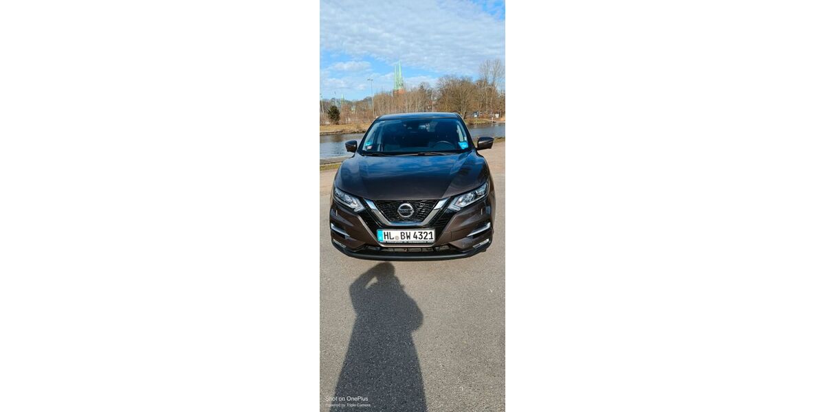 Nissan Qashqai 59.000 km 14.900 &euro; Lübeck 23564