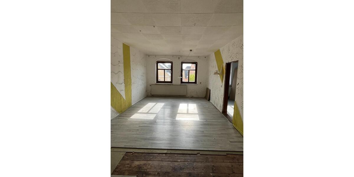 Reihenhaus Wolkenstein - 8 Zimmer, 200 m&sup2;, 78.000&euro; | Angebot:26517544