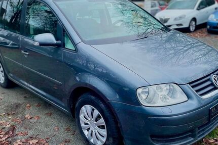 VW Touran 299.000 km 2.950 &euro; Hamburg 22419