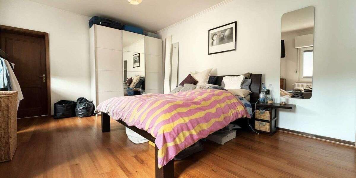 Mehrfamilienhaus, Wohnhaus Bonn Friesdorf - 5 Zimmer, 129 m&sup2;, 699.000&euro; | Angebot:24388924