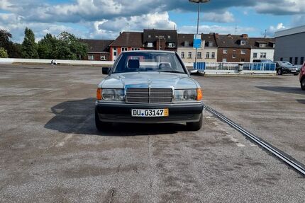 Mercedes-Benz 190 112.000 km 9.950 &euro; duisburg 47178