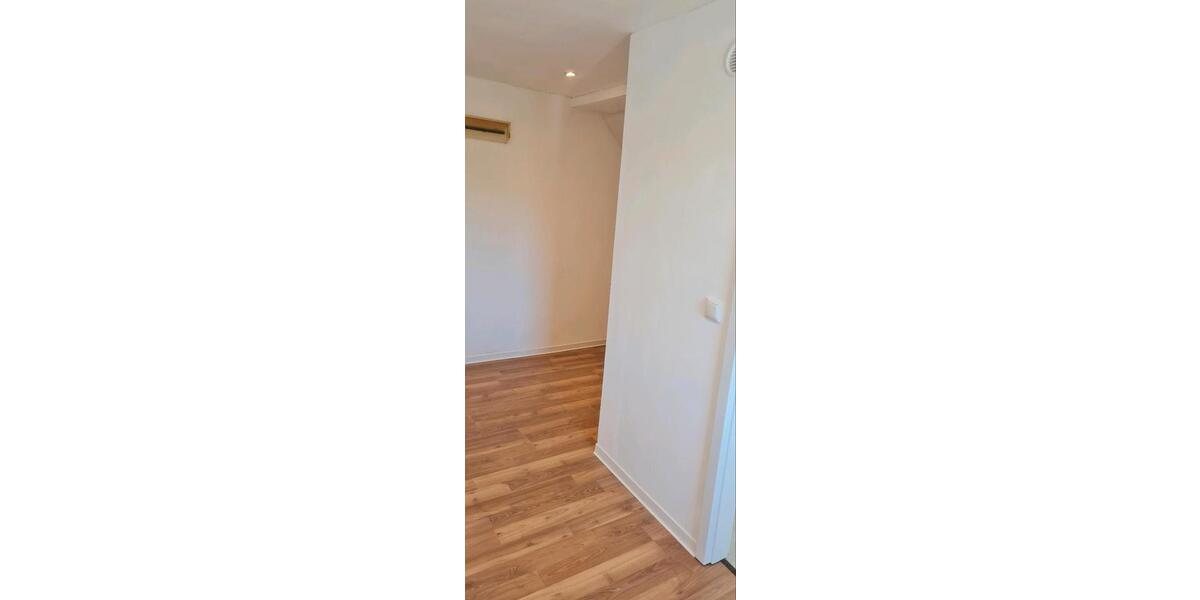 Dachgeschoßwohnung Siegen Eiserfeld - 2 Zimmer, 44 m&sup2;, 430&euro; | Angebot:26310426