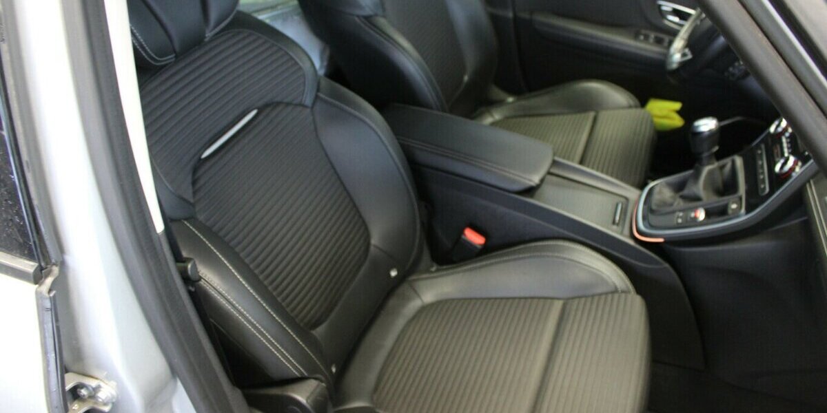 Renault Scenic ENERGY TCe 130 BOSE EDITION 52.334 km 11.980 &euro; Euskirchen 53881