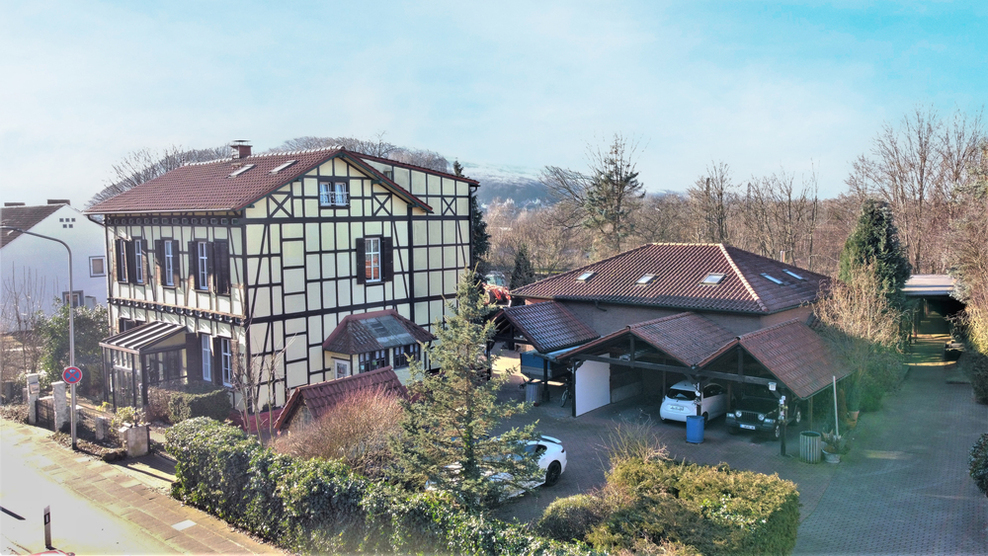 Stilvoller Bungalow mit Charme – Garage, Carport und Pool inklusive 5 zimmer