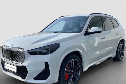 BMW iX1 2.194 km 52.275 &euro; Langenwetzendorf 07957