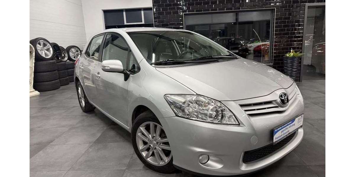Toyota Auris 132.000 km 7.499 &euro; Weiden 92637