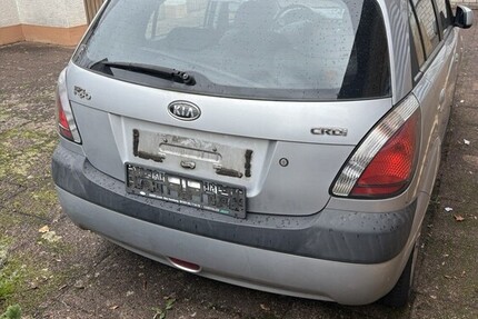 Kia Rio 180.000 km 1.300 € Hainburg 63512
