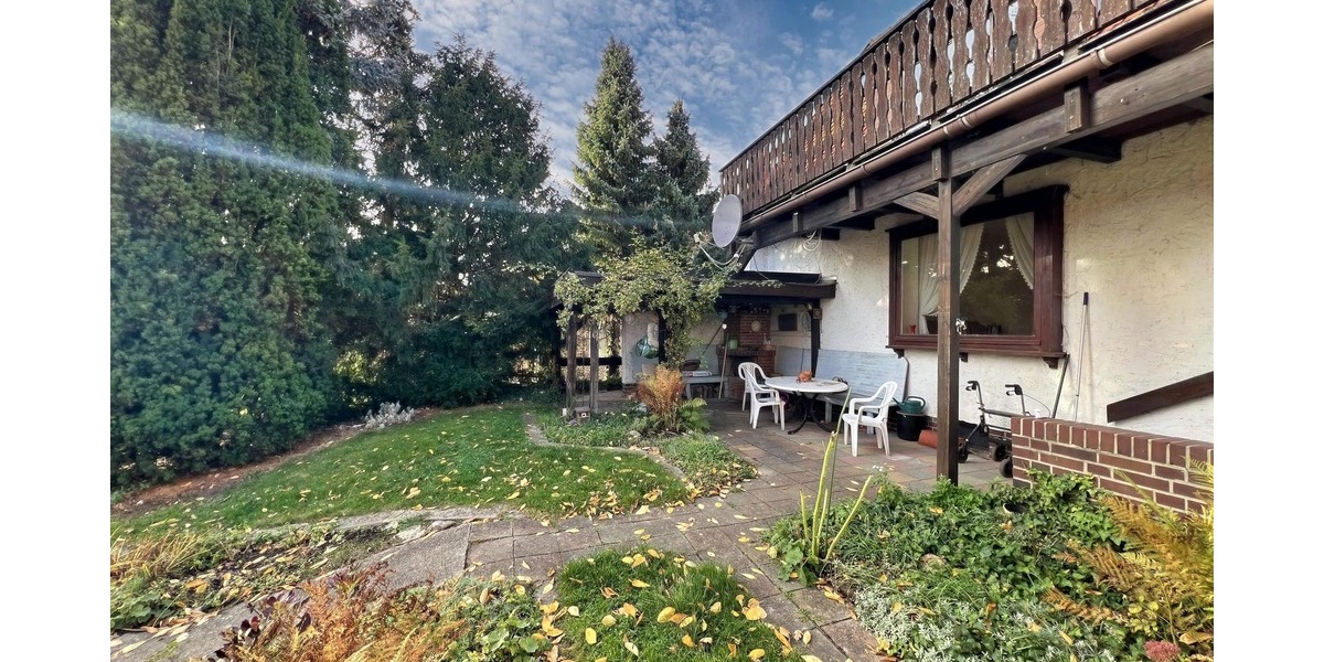Großzügiges Wohnhaus mit Traumgarten - Zweifamilienhaus Harsum Harsum | Angebot:26480109