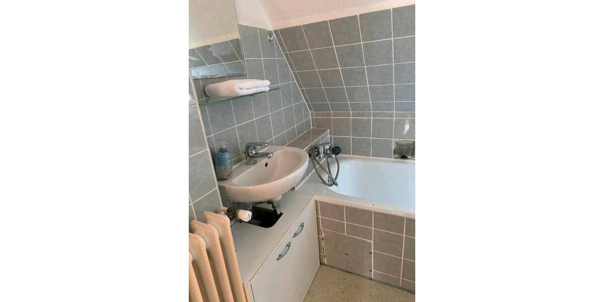 Dachgeschoßwohnung Wilhelmshaven Altengroden - 3 Zimmer, 50 m&sup2;, 57.000&euro; | Angebot:26869032
